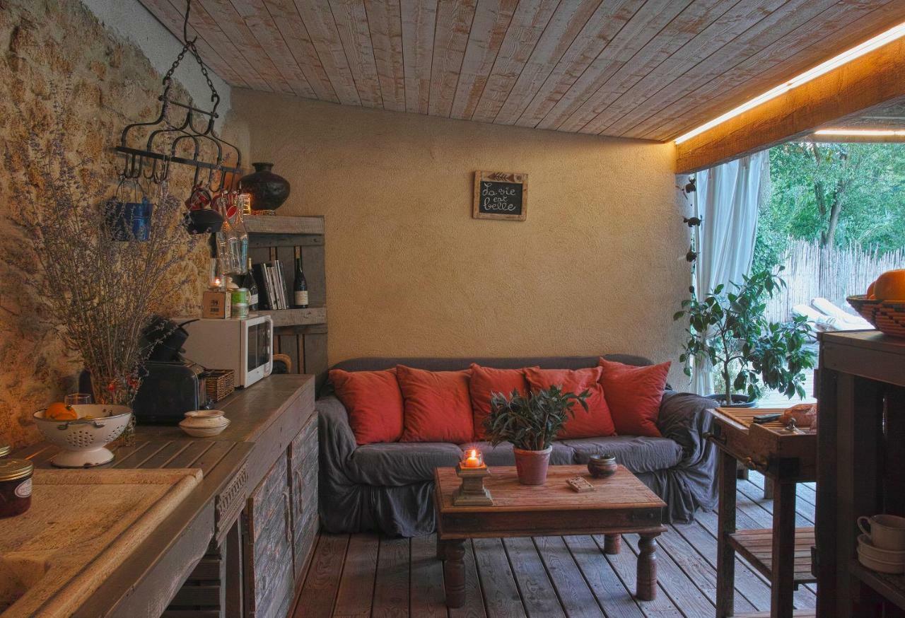 Le Moulin De Picaud Bed & Breakfast Grans Exterior foto